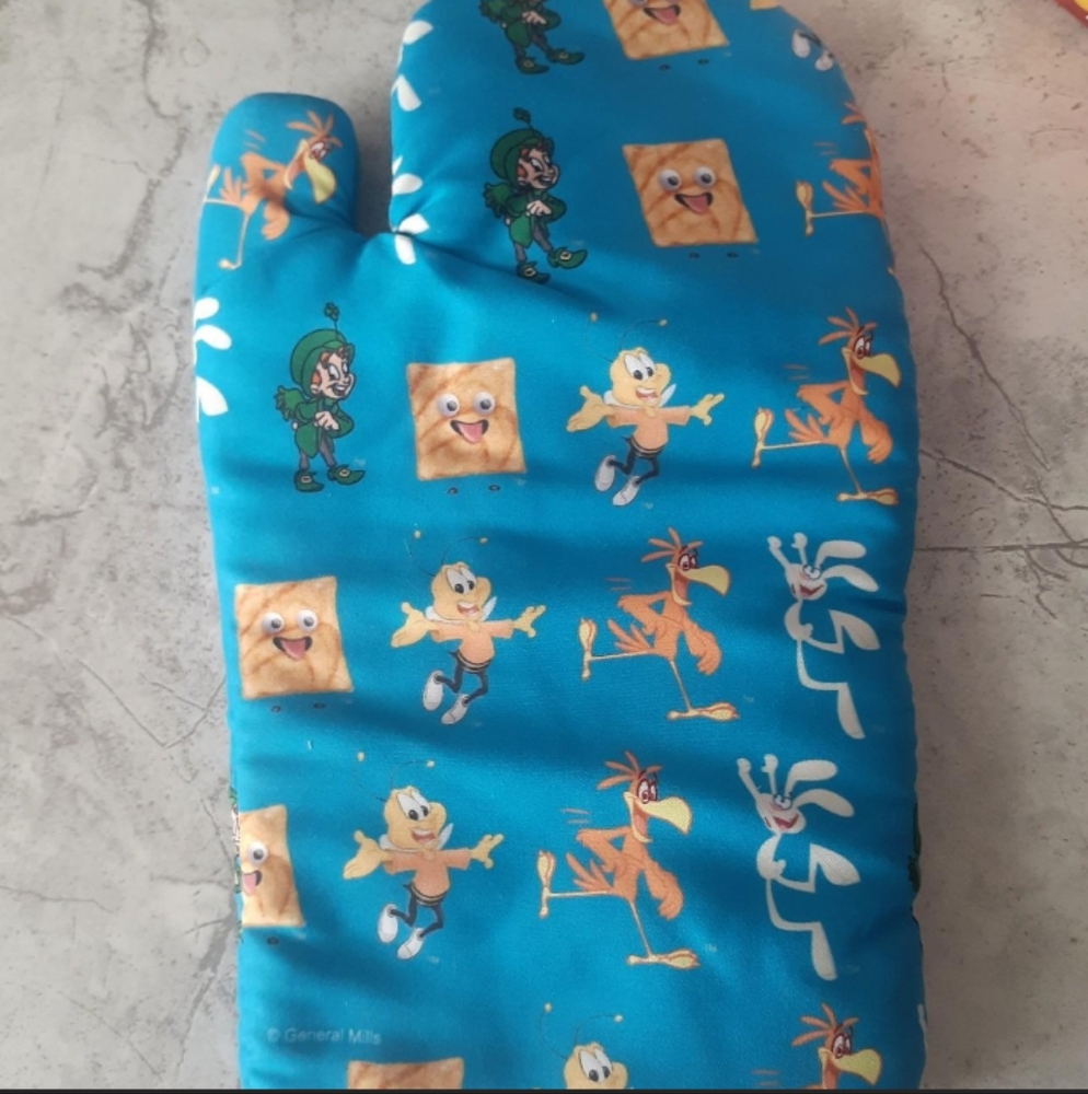 General Mills Oven Mitt *NEW* Cheerios CT Crunch Cocoa Puffs Lucky Charms